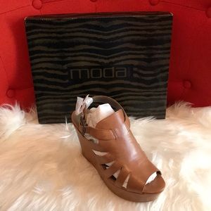 Moda Platform Wedges